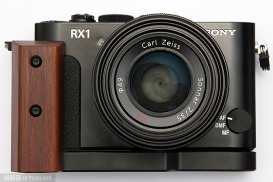 MapCamera推出索尼RX1\/RX1R专用原木手柄