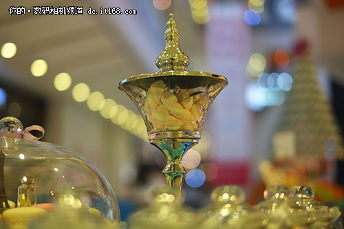 第三款:土豪金外观佳能IXUS 255 HS