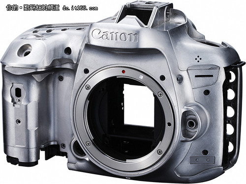 关于佳能APS-C旗舰7D2小编有话要说