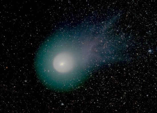科技时代_观测显示爆亮百万倍17P彗星长出尾巴(图)