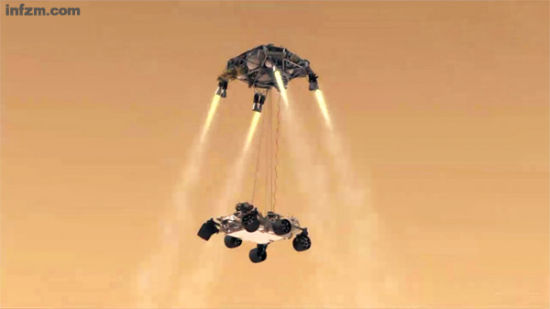 与勇气号和机遇号用气囊包裹着落地不同，好奇号采用了一种更新颖的着陆方式，就好像是用起重机吊着着陆一样。 （NASA官方网站/图）
