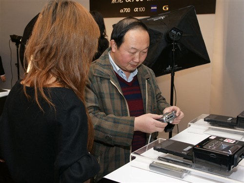 ����Ѳչ��4�֦���Ӱ����:����վ����