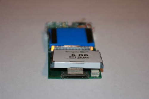 想换就换疯狂网友拆解iPod更换硬盘(4)