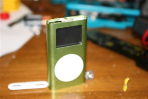 想换就换疯狂网友拆解iPod更换硬盘(2)