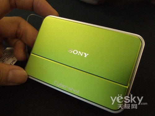 海量内存时尚触觉 索尼T2上市仅2399元_数码