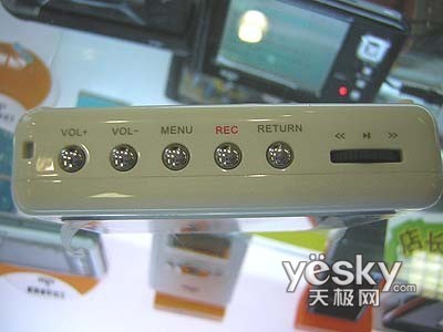 ����������900��������E868����879Ԫ