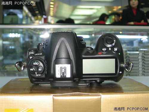 搭18-200mmVR镜头中端单反尼康D300促销