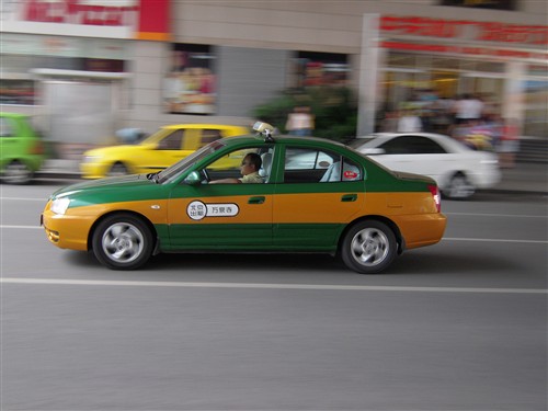 抓拍汽车的小能手 尼康S600试用第1期_数码