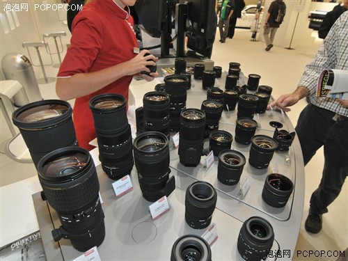 Photokina�ֳ�������չ̨����Ʒ���
