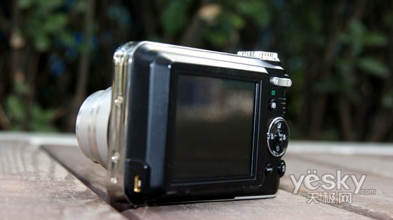 Цифровая камера Sanyo GE S1415 1200 CCD Цифровая камера Sanyo GE S1415 1200 CCD