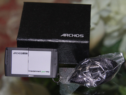 购买ARCHOS 9 CEO平板电脑赠送U盘一枚_数