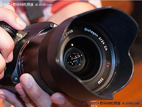 索尼创新半透镜技术 A33单反新品仅4260_数码