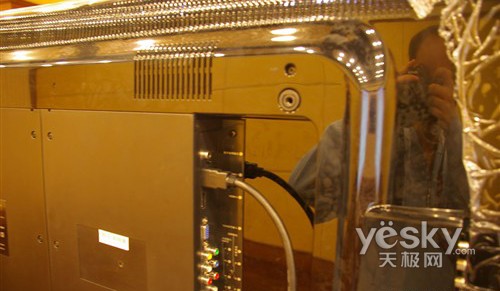 自然光+全高清可录TCL新E9系列发布