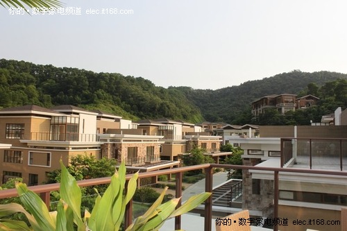 有钱人才买得起 别墅实拍硬屏LED电视_家电