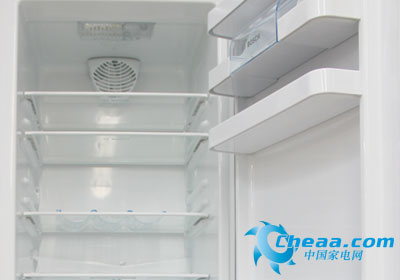 要买就买实用的博士两门冰箱现售4399