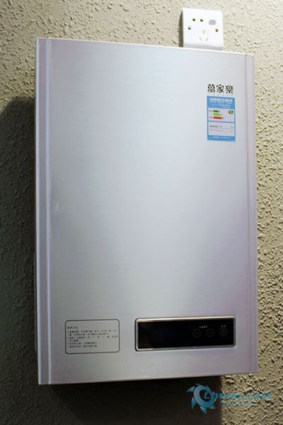 万家乐燃气热水器JSQ18-10U6报价2900