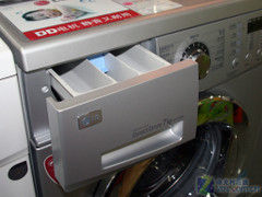 童锁设计更安全LG时尚滚筒现3800元