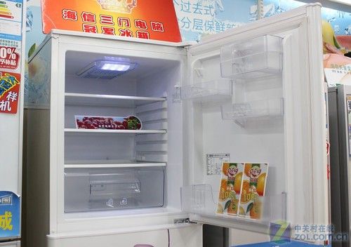 阶梯式门上空间海信三开门冰箱2499元