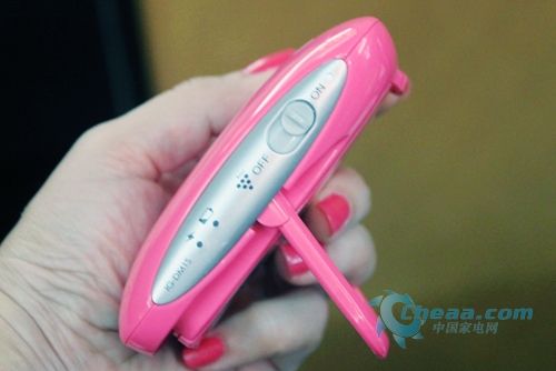 a欧美小家电偷看欧美气质的包美眉物_家电中小女时尚短发图片