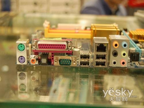 ��ǿ�������صͼ۸񼼼�P35-DS3L����900Ԫ