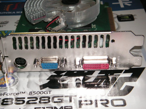 ����������ů˫��8500GT�Կ����ۻ�����