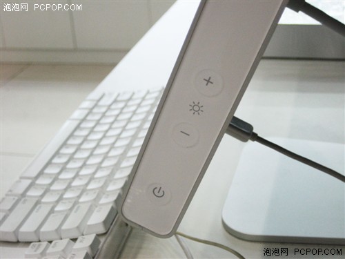 行货5600元苹果绝美20吋宽LCD狂降价