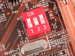 吓死华硕技嘉!微星8内存插槽P45评测