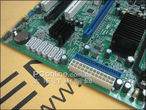 买七彩虹C.A780GX3主板即送键鼠套装