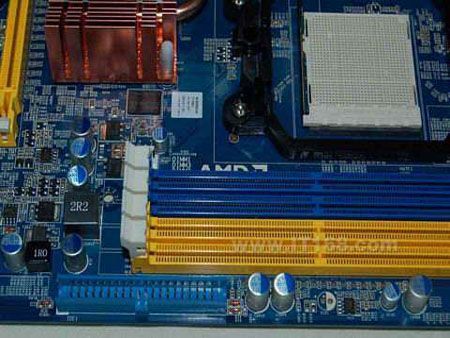 ������ѡ����780G���彵��439Ԫ