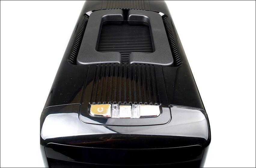 全钢琴烤漆跑车设计 迅扬6808手提机箱详细评