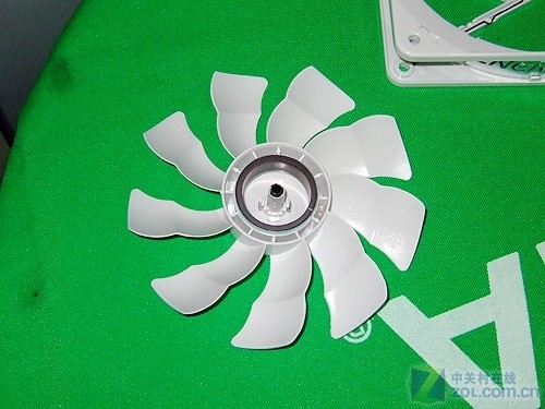 白蝠12cm散热风扇叶片