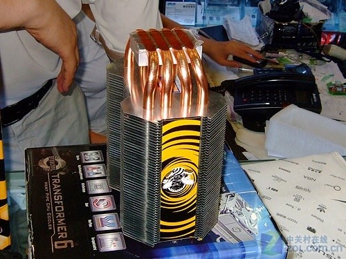 8毫米热管 劲冷豪华虎头蜂散热器杀至_硬件