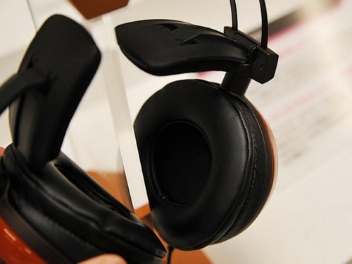 铁三角发布ES10\/W1000X\/WS70新款耳机_硬