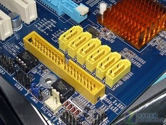 DDR2/3ͨ�Թ���ȫ��̬790GX����599Ԫ