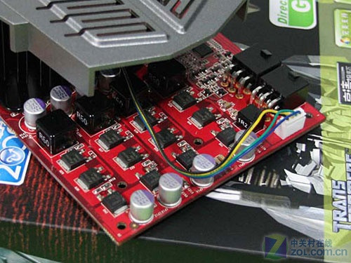 配上双6pin供电接口,为显卡长期使用提供了保