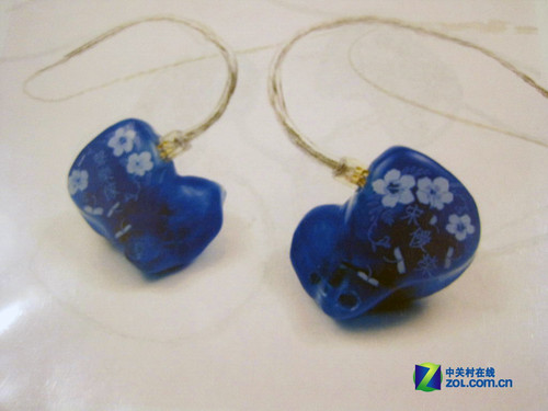 陶喆等歌星专用耳塞 罗技美国之旅(六)_硬件