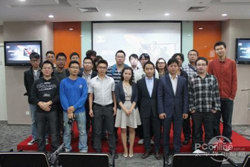 终于开启新纪元3D显示器也流行不闪式