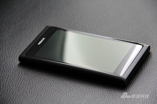新外观新触控 诺基亚N9评测_手机