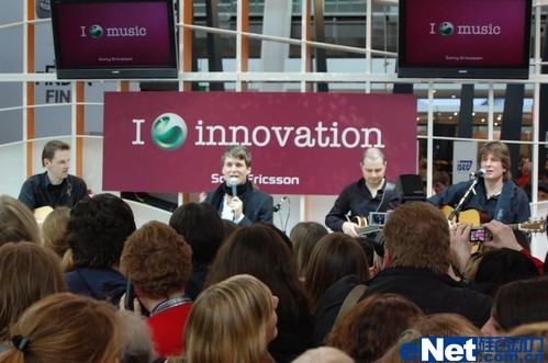 �»�Ϥ������CeBIT���ᰮ����չ̨һƳ