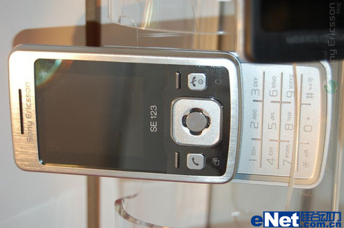 �»�Ϥ������CeBIT���ᰮ����չ̨һƳ