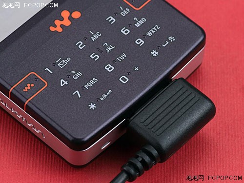 还有好礼相送！索爱W958c目前仅1880