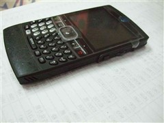 超薄全键盘智能机MOTOQ8已近2000元