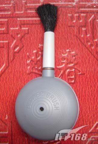 手机小时工清理诺基亚1600的灰尘