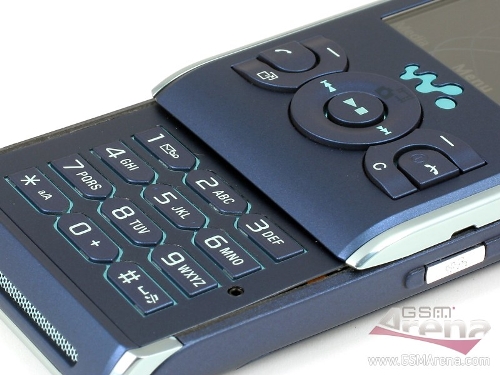 �»���Walkman���ᰮ����W595����(3)
