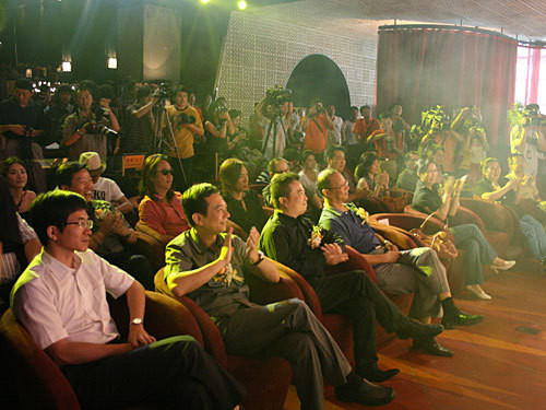 雪村\/贡米助阵 天语手机选秀活动开幕(未分页)