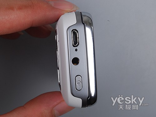 800万像素拍照旗舰 白色诺基亚N86开箱图赏_