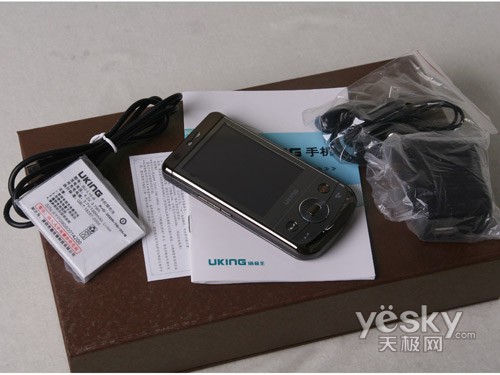 语音王掌控生活导航UKINGA90导航手机评测