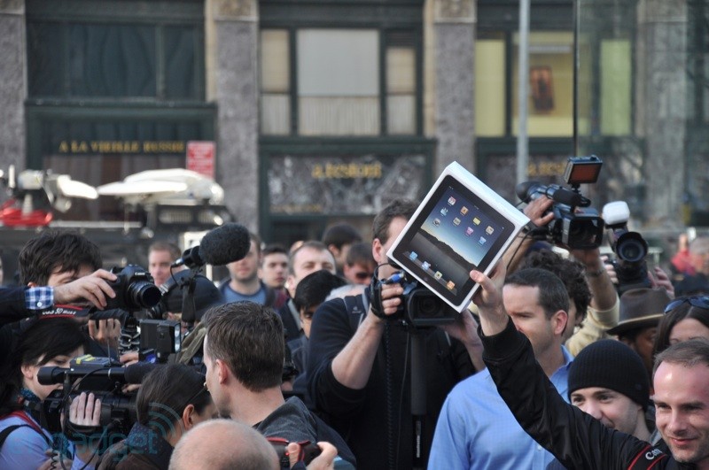 火爆抢购 苹果iPad发售现场图片直击_手机