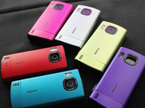 多达六颜色 诺基亚最帅3G智能6700s到_手机