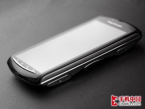 PSP手机 索尼爱立信Xperia Play外观评测_手机